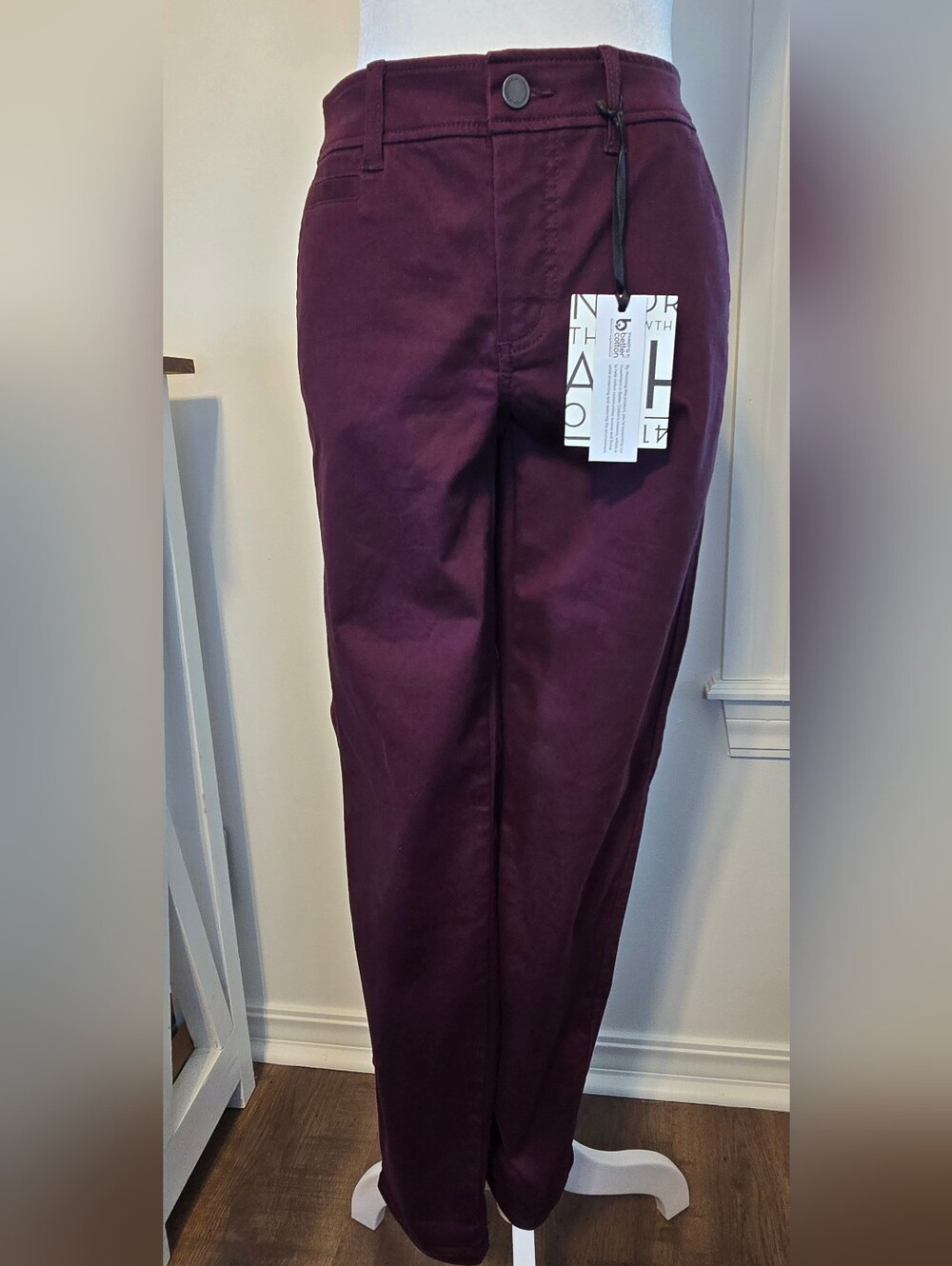 41 Hawthorn Burgandy Straight-Leg Pants Women's Size 6